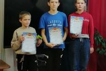 Отличники Евгений, Сергей, Юлия Отличники Евгений, Сергей, Юлия